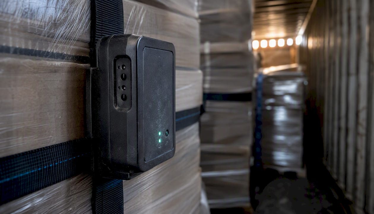 Multi-sensor tracking device on freight